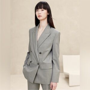 NWOT! Banana Republic Gray Siena Relaxed Italian Wool Blazer - Size 4 Petite 💙